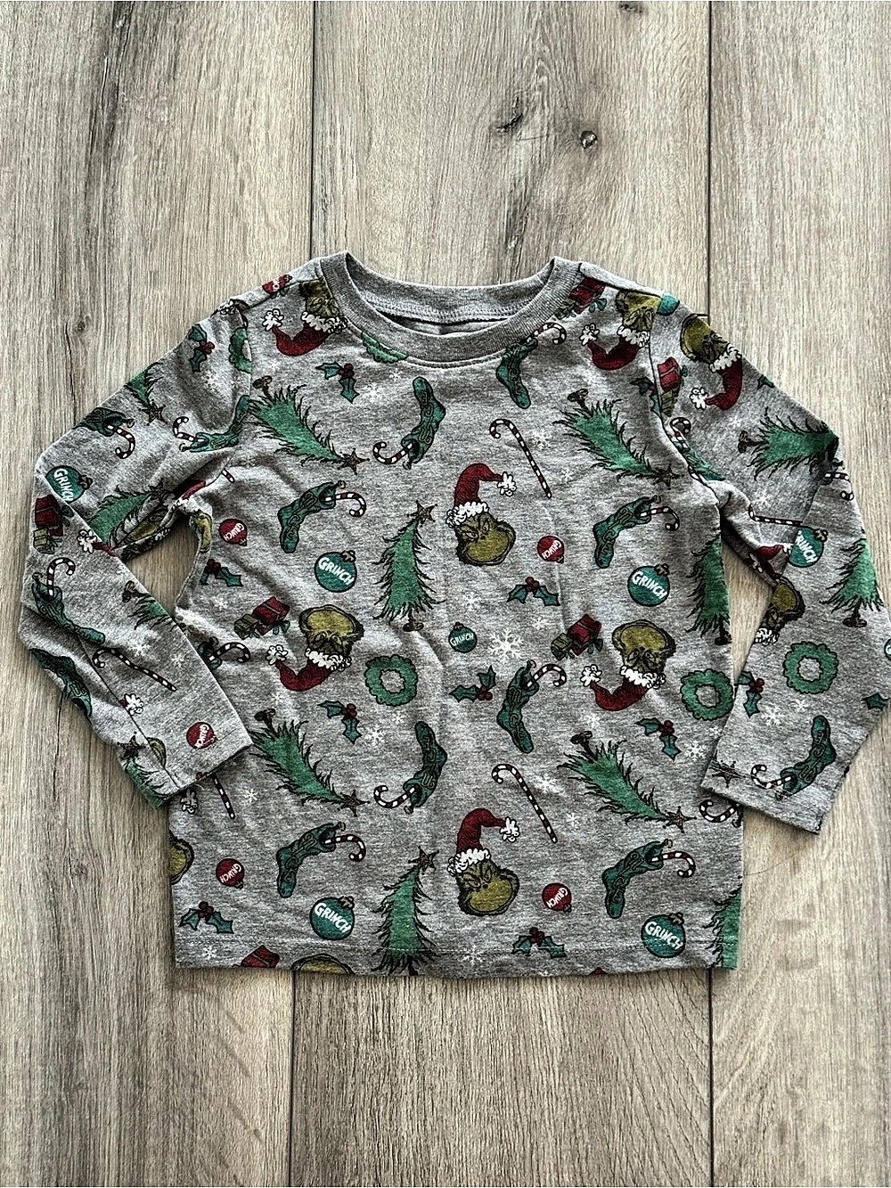 Old Navy Boys Long Sleeve Christmas Grinch Graphic Tee Size 4T
